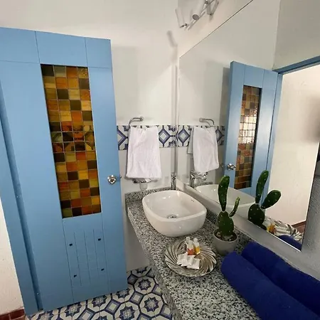 Blue House - Beachfront Luxury House With 8 Bedrooms Holiday home Cartagena