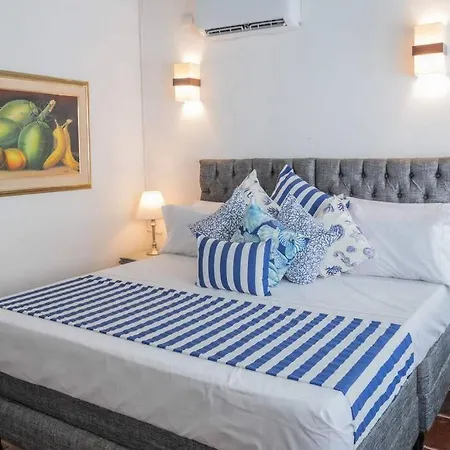 Blue House - Beachfront Luxury House With 8 Bedrooms
