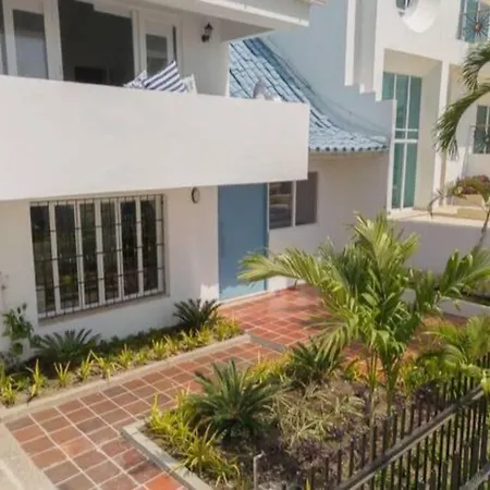 Blue House - Beachfront Luxury House With 8 Bedrooms Holiday home *