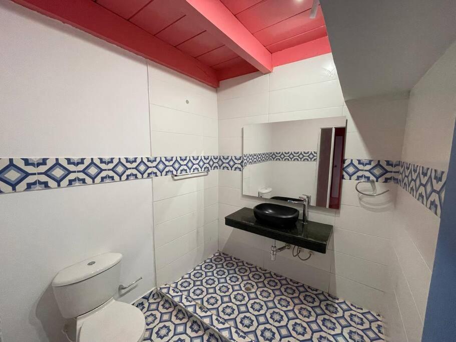 Casa de férias Blue House - Beachfront Luxury House With 8 Bedrooms Cartagena