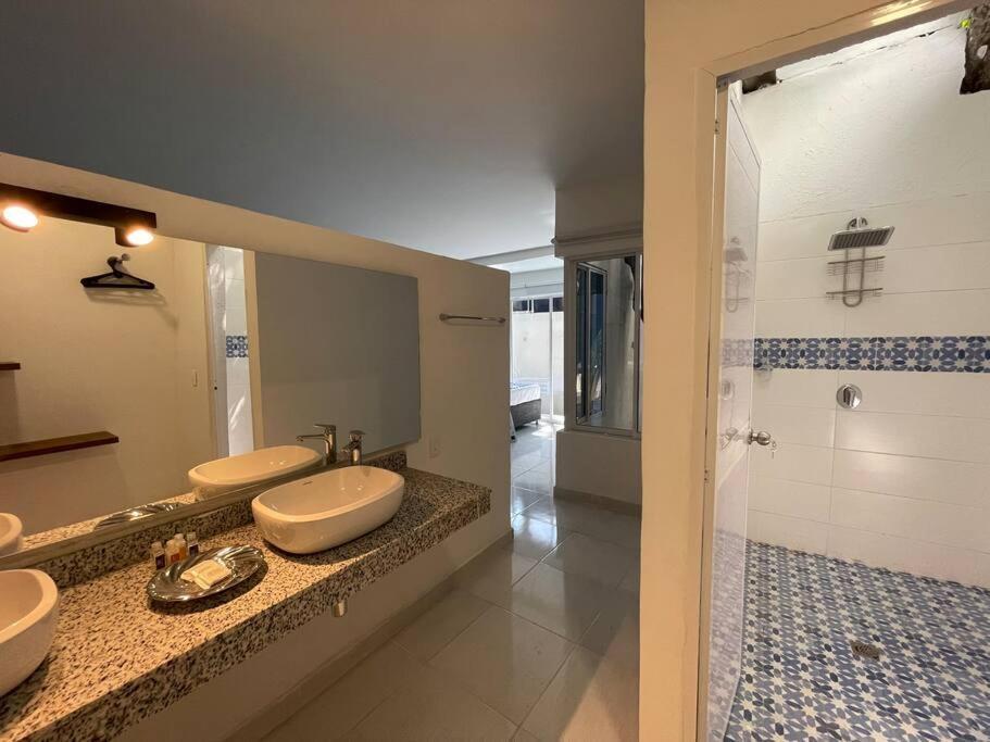 Casa de férias Blue House - Beachfront Luxury House With 8 Bedrooms *