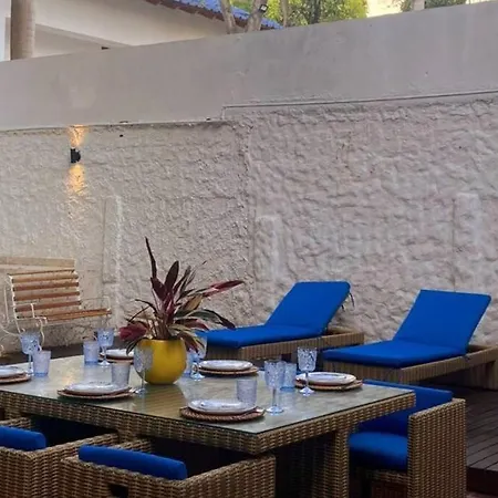 Blue House - Beachfront Luxury House With 8 Bedrooms Сasa de vacaciones *