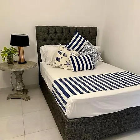 Blue House - Beachfront Luxury House With 8 Bedrooms Сasa de vacaciones *