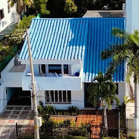 Blue House - Beachfront Luxury House With 8 Bedrooms Сasa de vacaciones *