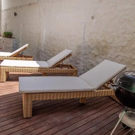 Сasa de vacaciones Blue House - Beachfront Luxury House With 8 Bedrooms